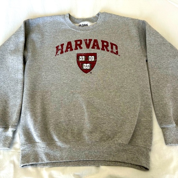 Harvard sweatshirt Gildan Size Small - Picture 1 of 2
